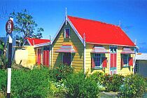 Domy na Barbadosie są niewielkie, ale bardzo kolorowe