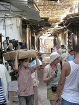 Ciasne uliczki mediny