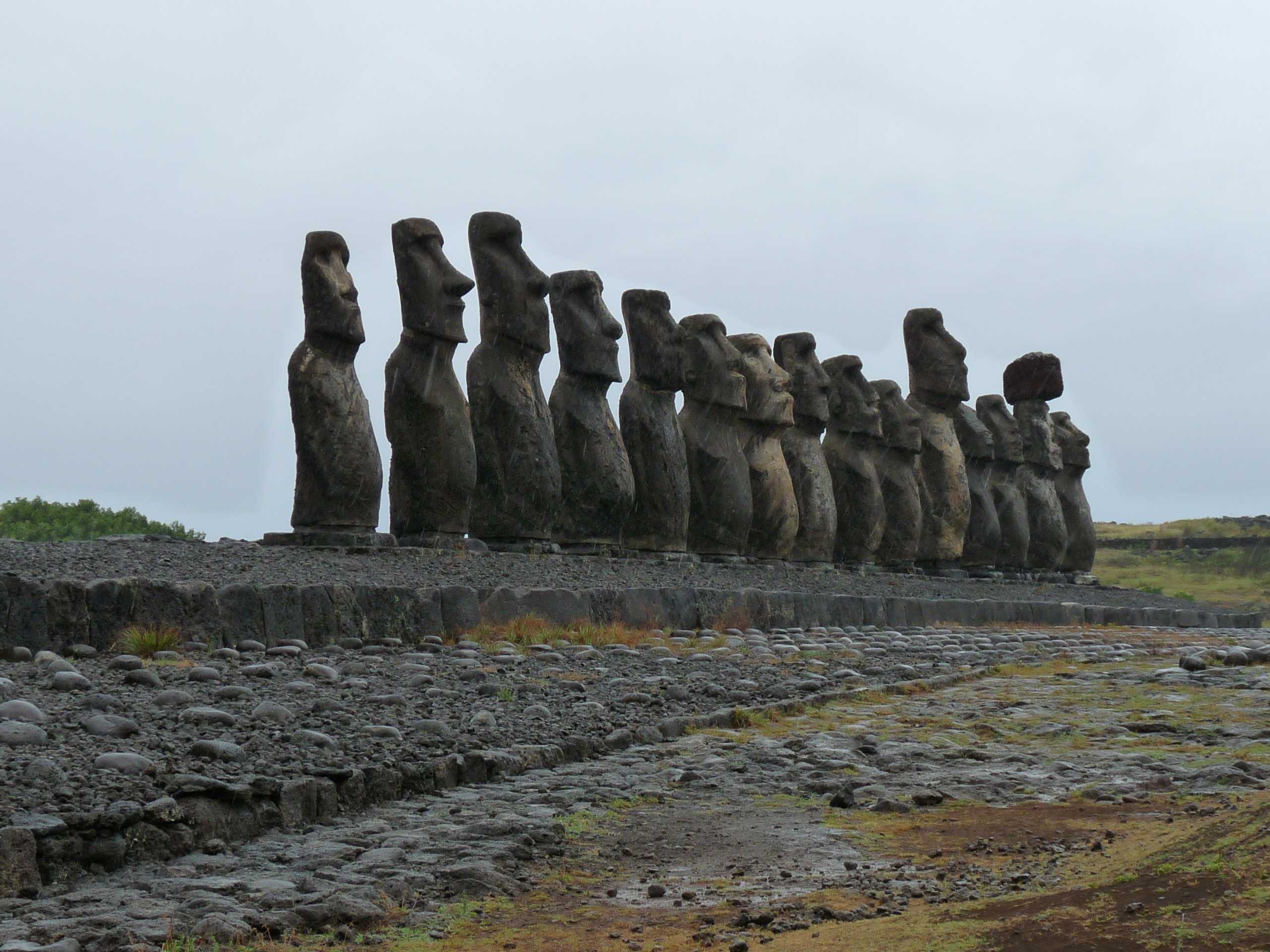 Wyspa Wielkanocna -posągi moais