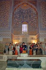 Uczestnicy study tour w Mauzoleum Tamerlana ( Gur Emir ) w Samarkandzie