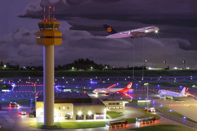 Hamburg Miniatur Wunderland Knuffingen Airport bei Nacht