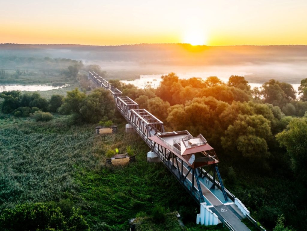 Most na nagrodzonej trasie rowerowej na Pomorzu Zachodnim - fot. UMWZ