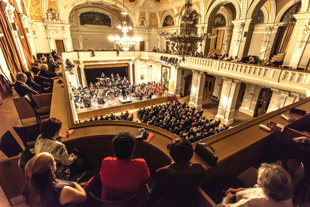 Pilzno, Czechy.  Sala koncertowa w trakcie Festiwalu Smetany