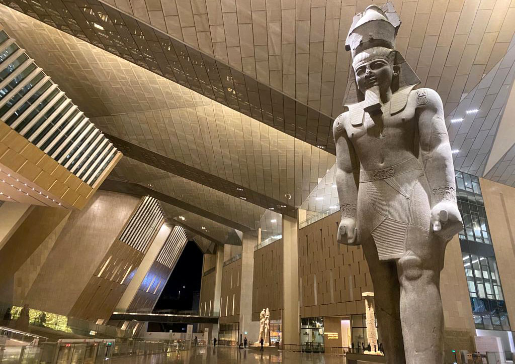 Wielkie Muzeum Egipskie w Gizie - wnętrze. Fot. Egyptian Tourism Authority 
