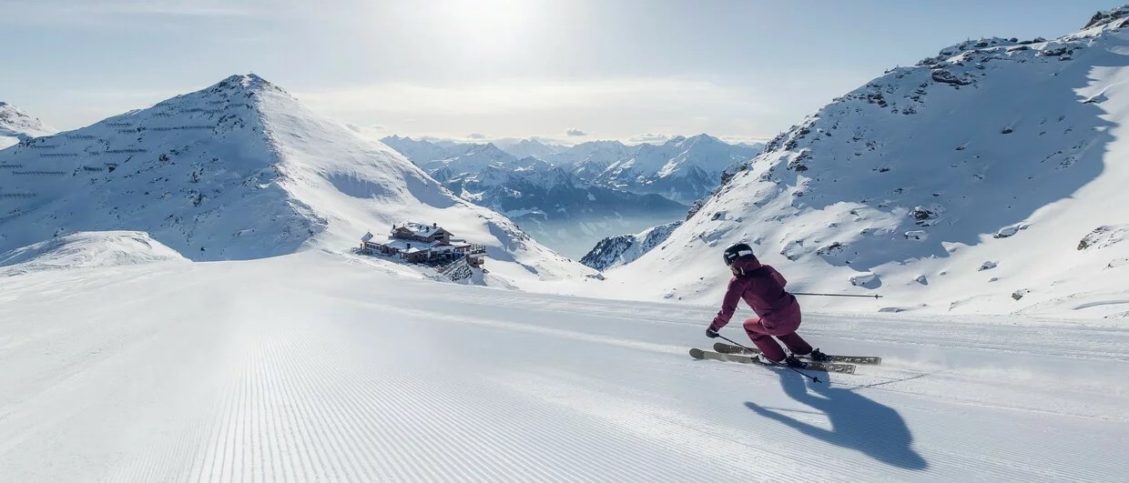 Zirllertal. Narciarz na stoku