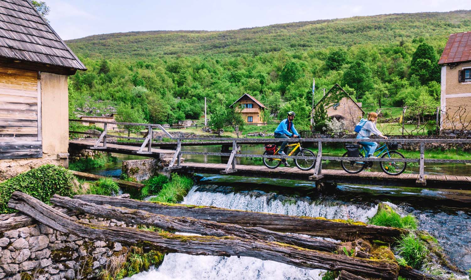 Dolina-rzeki-Gacka-©CNTB-Ivan-Sardi