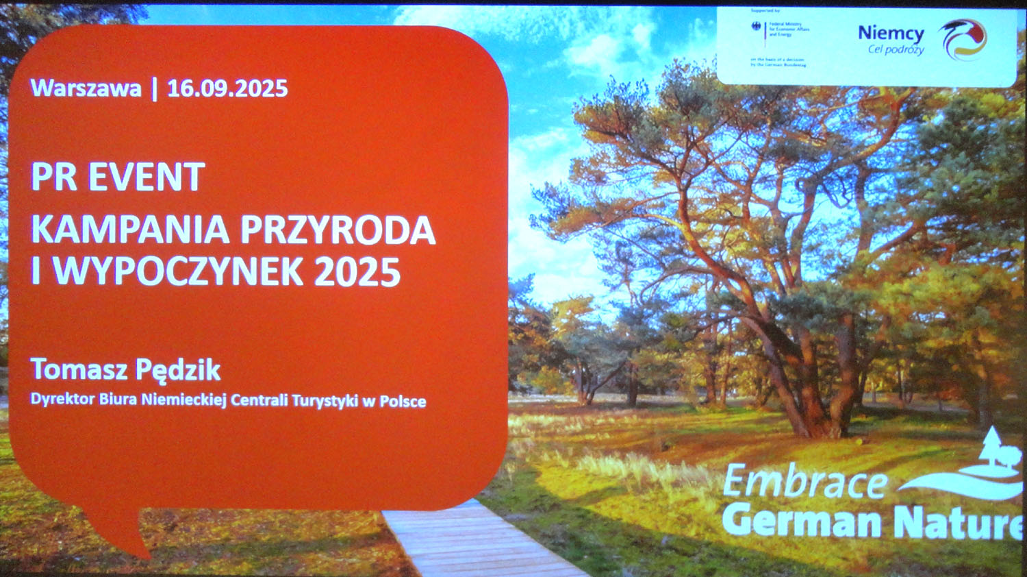 Czołówka prezentacji. Fot. Cezary Rudziński