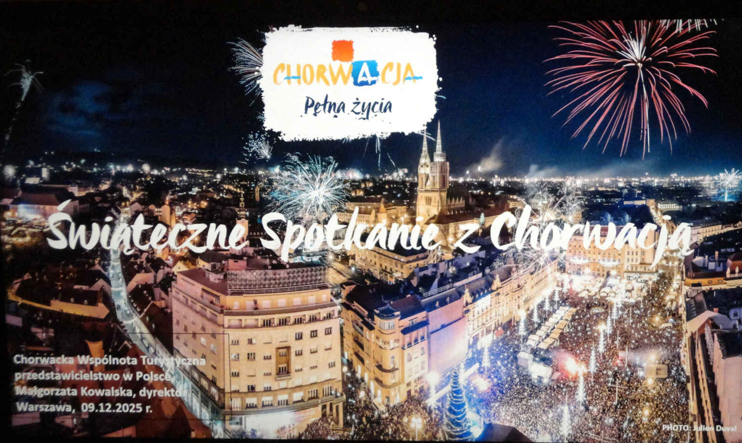 Czołówka prezentacji na spotkaniu prasowym.