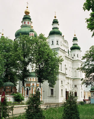 Czernichów - Sobór Uspieński (Zaśnięcia NMP), XII w, przebudowa barokowa XVII w. w Monastyrze Jeleckim.