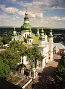 Czernichów - Sobór Troicki (Trójcy Świętej), 1679, widziany z dzwonnicy (XVII w.).